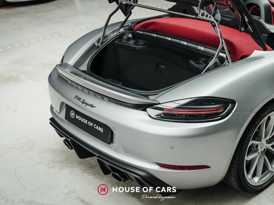 Image 13/25 of Porsche 718 Boxster Spyder (2020)