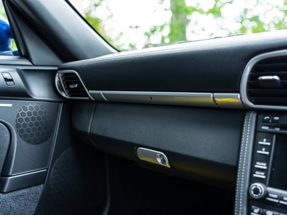 Image 28/50 of Porsche 911 Carrera S (2010)