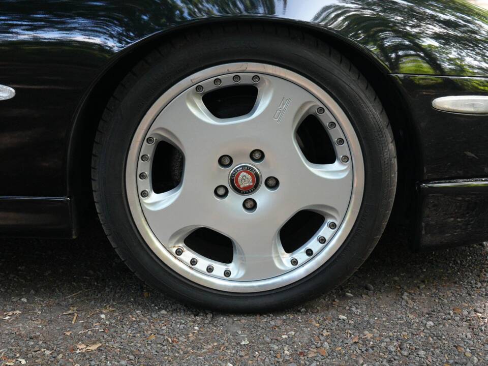 Image 12/50 of Jaguar XKR (1998)