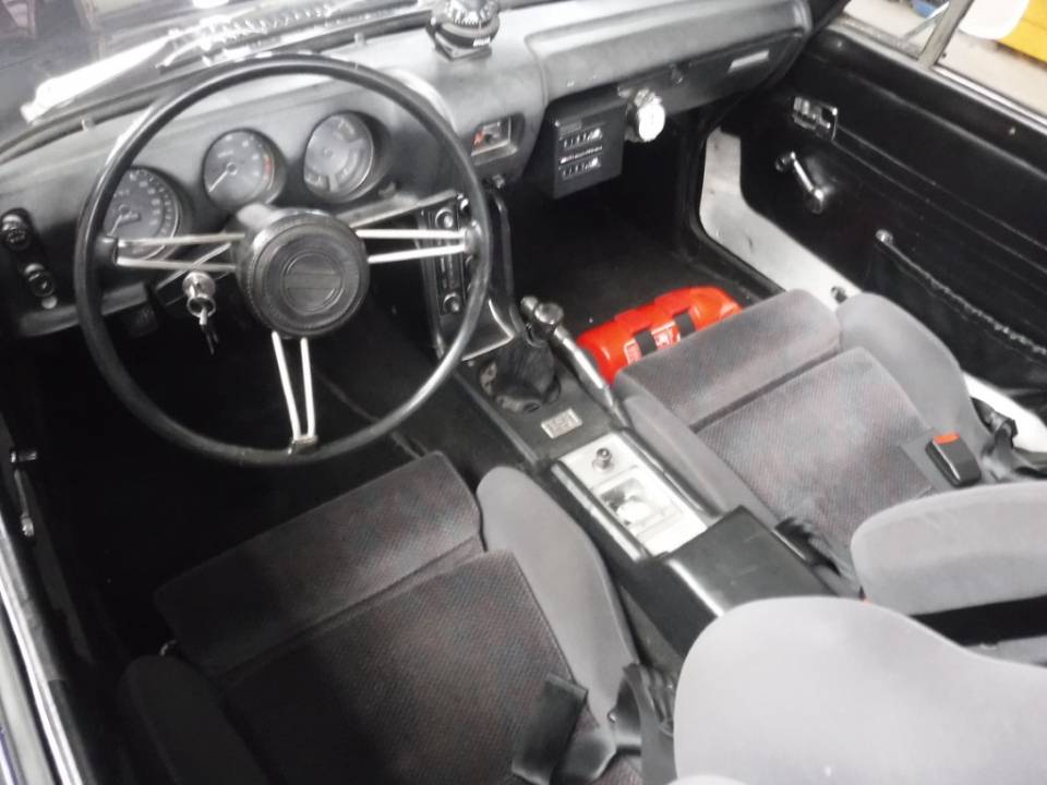 Image 17/50 of Datsun Fairlady 2000 (1968)