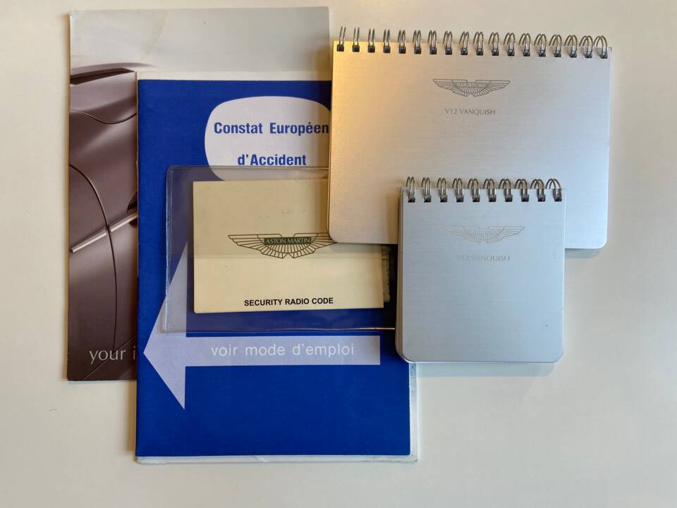 Image 22/23 of Aston Martin V12 Vanquish (2003)