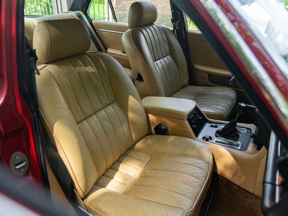 Image 27/50 de Jaguar XJ 6 4.2 (1981)