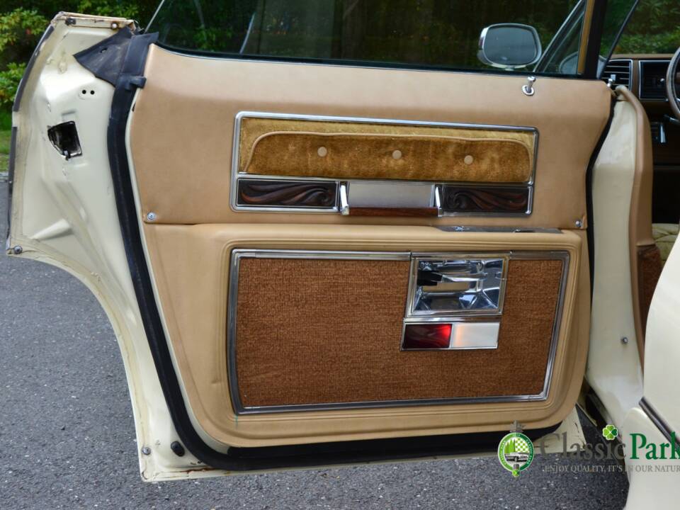 Immagine 14/50 di Buick Electra 225 Hardtop (1976)