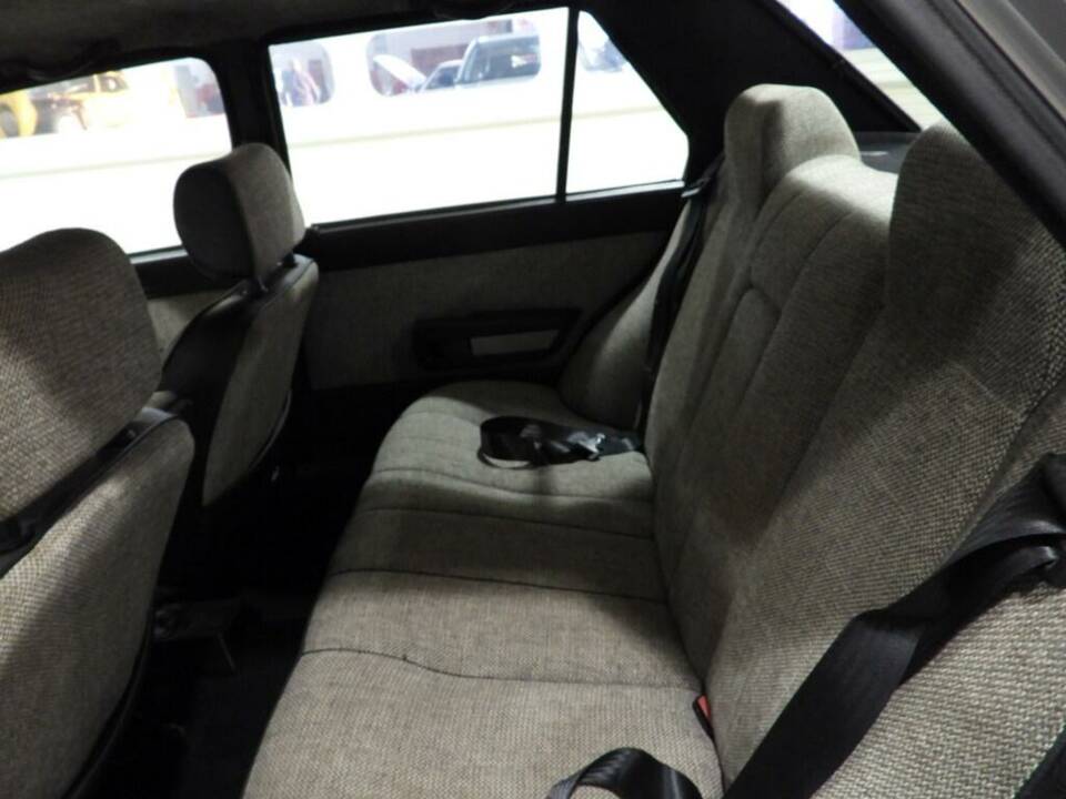 Bild 11/14 von Alfa Romeo Giulietta 2.0 Turbodiesel (1985)