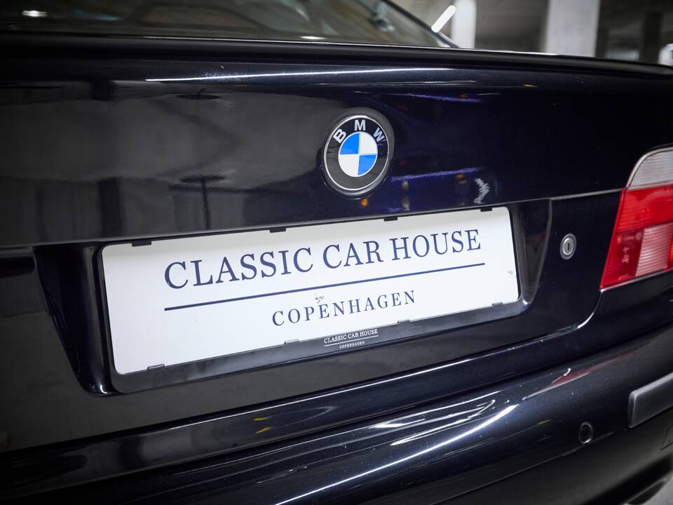 Image 31/99 of BMW M5 (2000)