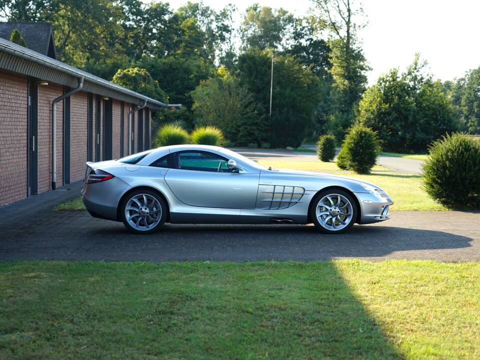 Image 6/18 de Mercedes-Benz SLR McLaren (2005)