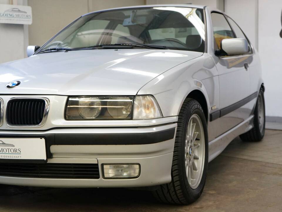 Imagen 5/32 de BMW 323ti Compact (1998)