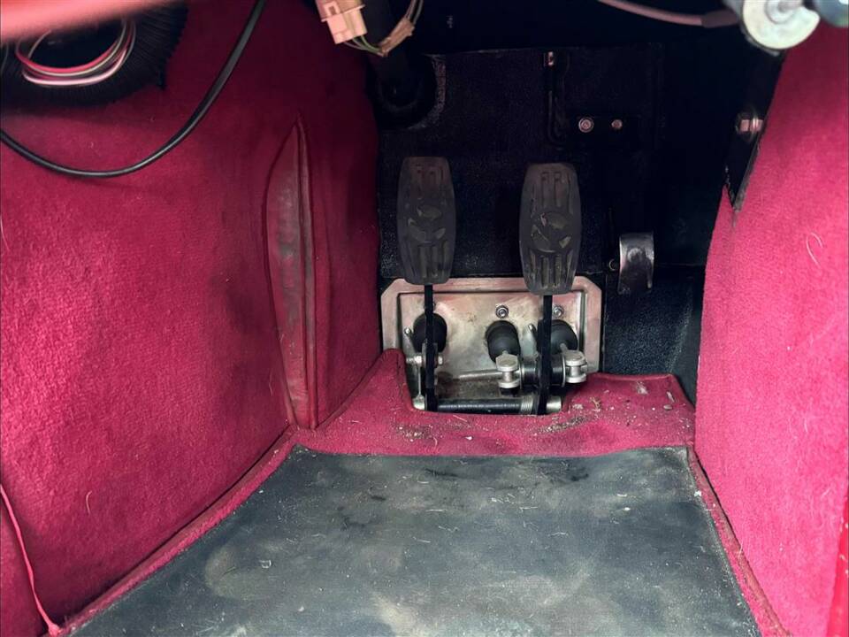 Bild 23/24 von AC Cobra 289 (2001)