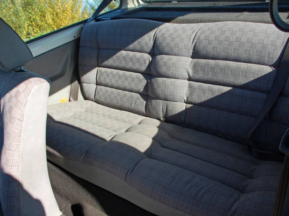 Immagine 20/29 di Volkswagen Polo II Hatchback 1.0 (1989)