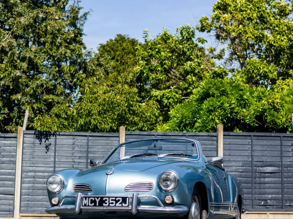 Image 17/50 of Volkswagen Karmann Ghia 1500 (1971)