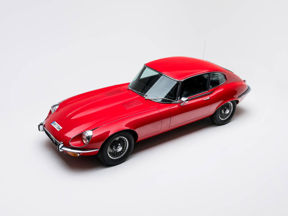 Image 4/5 of Jaguar E-Type V12 (2+2) (1973)