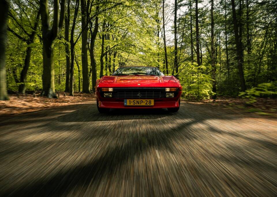 Bild 21/33 von Ferrari 308 GTB Quattrovalvole (1983)