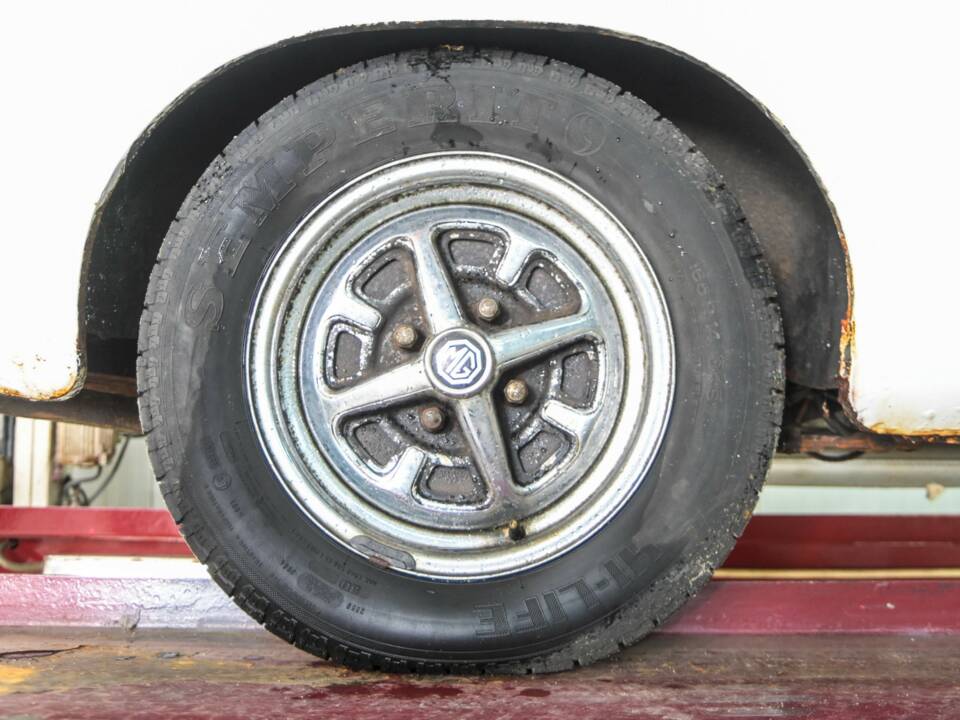 Afbeelding 45/50 van MG MGB GT (1972)