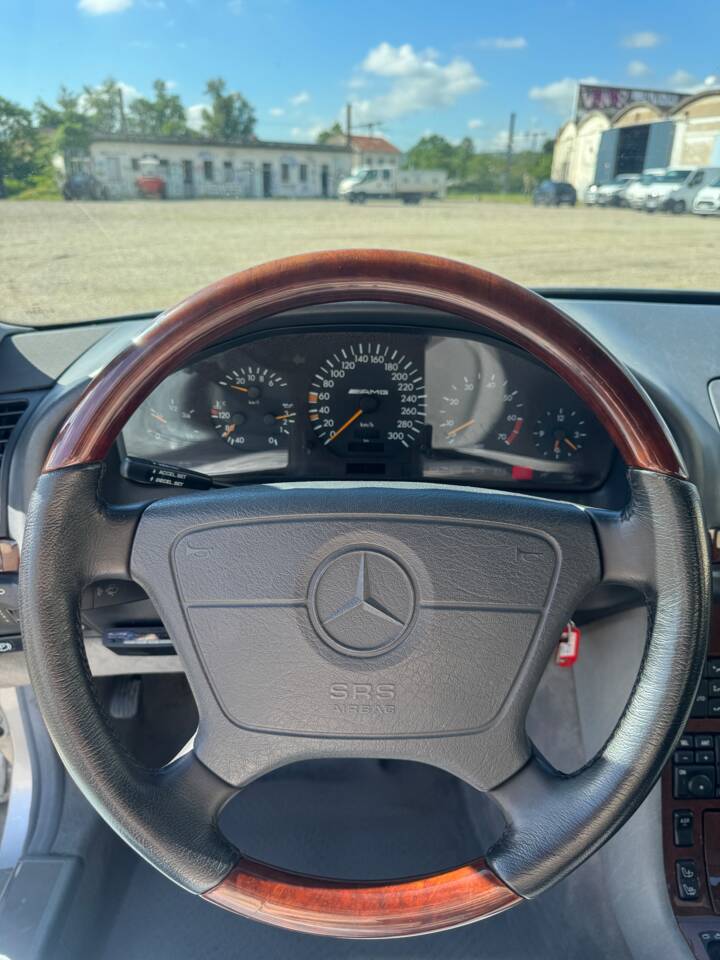 Immagine 10/15 di Mercedes-Benz S60 AMG (1994)