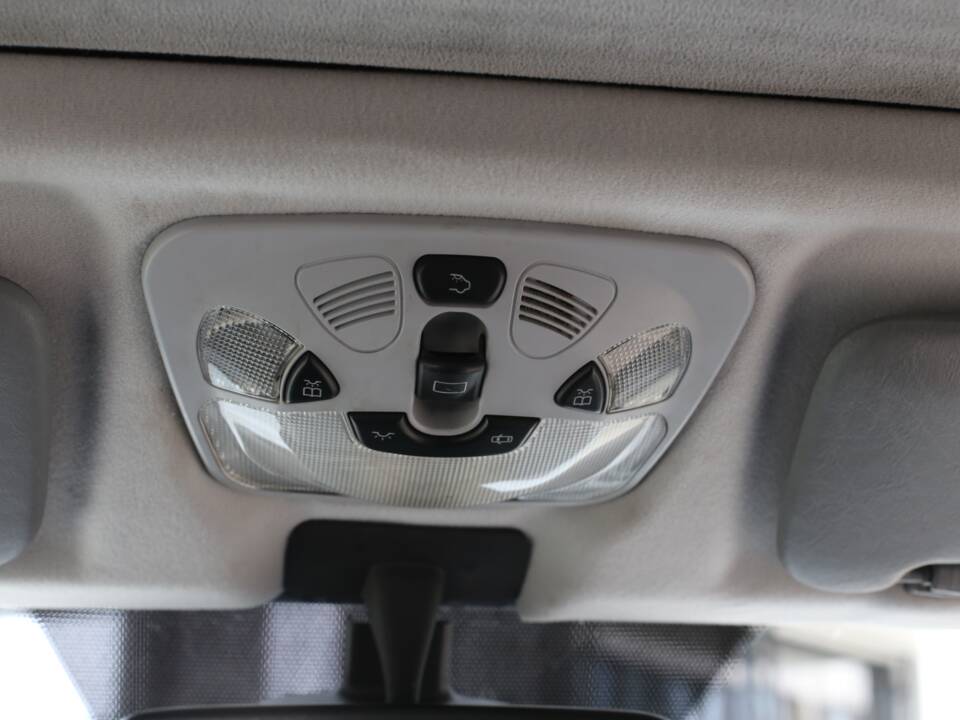 Image 30/64 of Mercedes-Benz G 400 CDI (LWB) (2004)