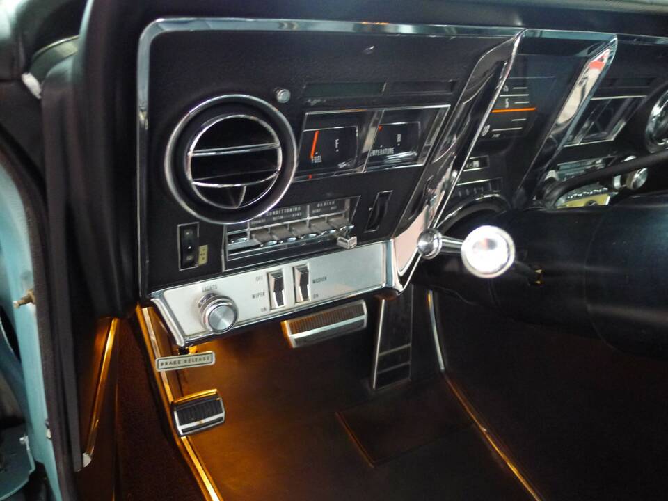 Image 9/15 of Oldsmobile Toronado (1967)