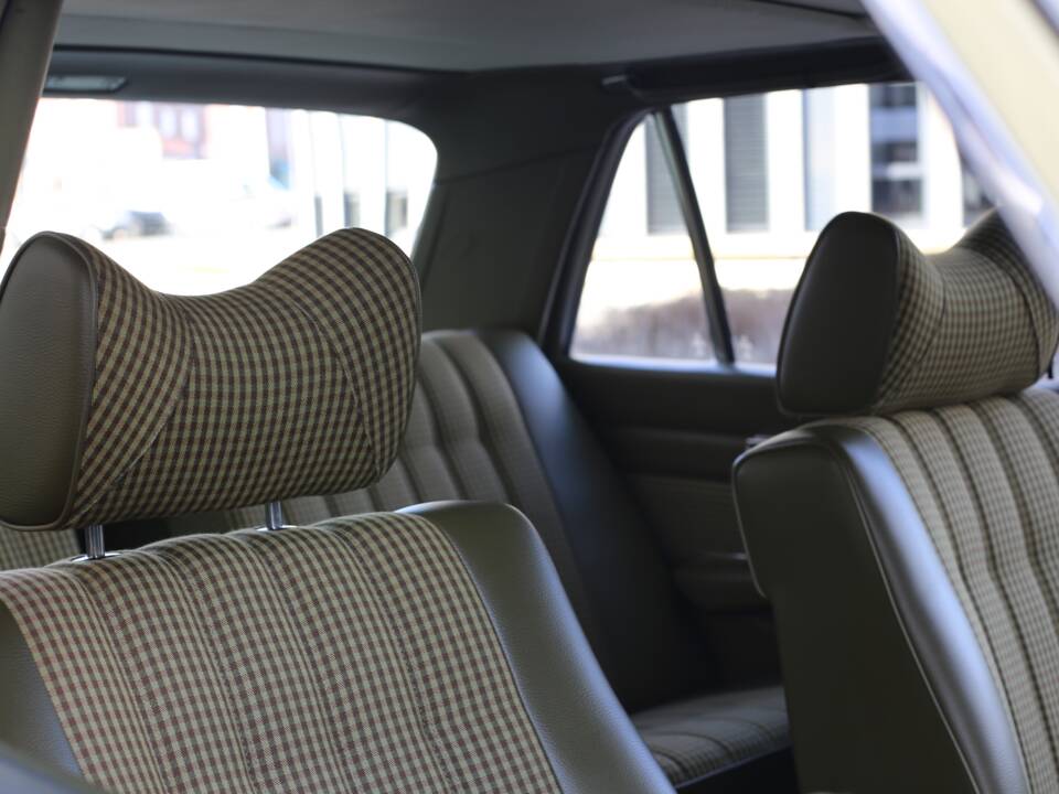 Bild 31/76 von Mercedes-Benz 280 SE (1977)