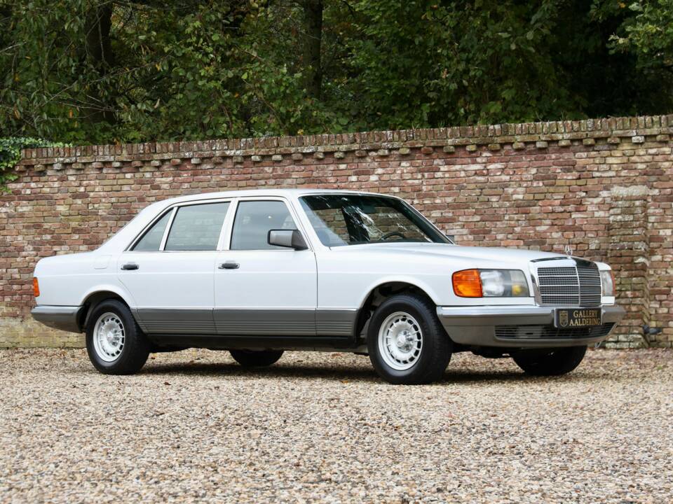 Bild 13/50 von Mercedes-Benz 380 SEL (1983)