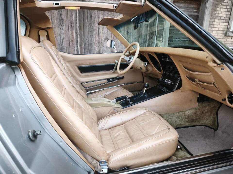 Image 9/23 of Chevrolet Corvette Stingray (1977)