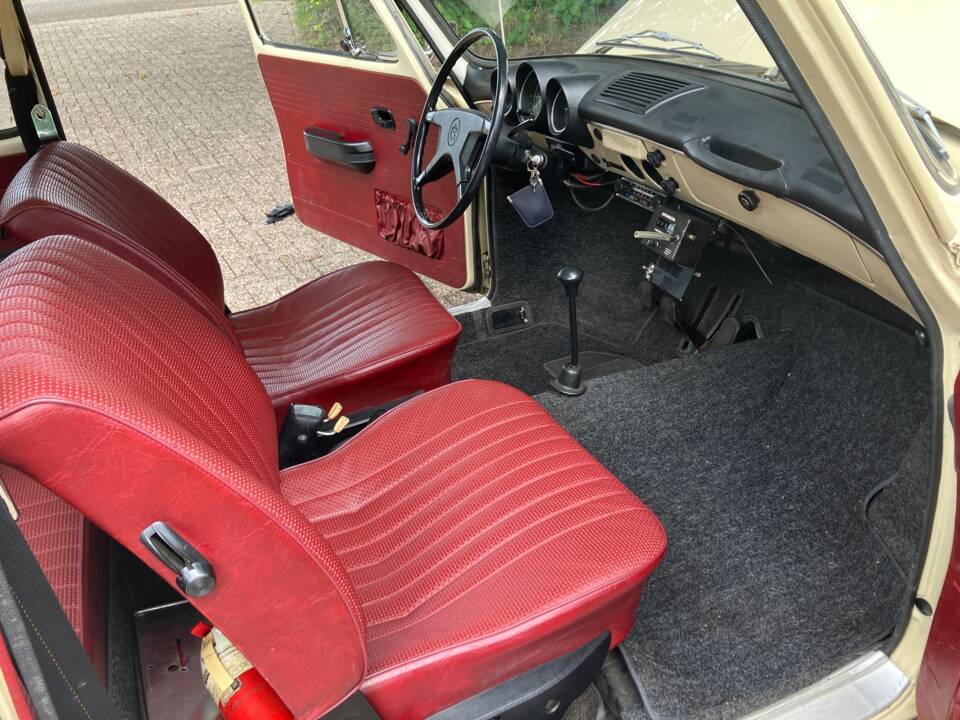 Image 33/34 of Volkswagen 1600 (1972)