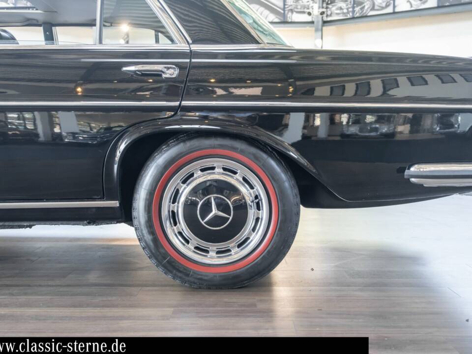 Image 12/15 of Mercedes-Benz 300 SEL 6.3 (1972)