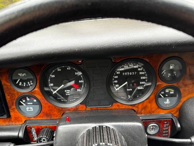 Bild 9/10 von Jaguar XJ 12 (1989)