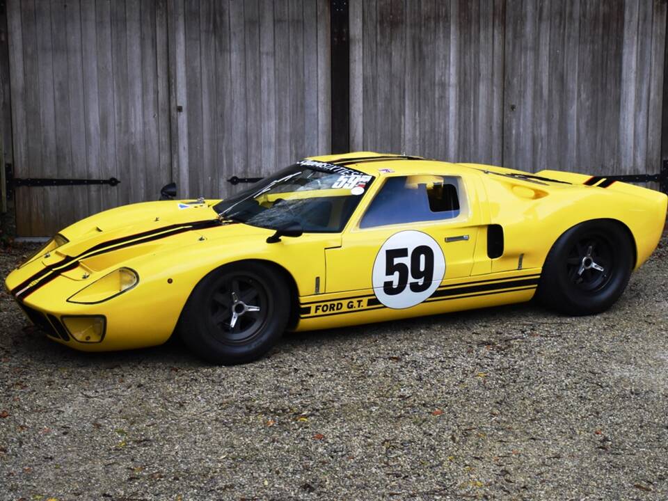 Image 1/31 of Ford GT40 (1965)