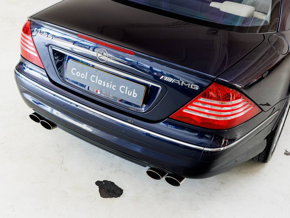 Image 31/38 of Mercedes-Benz CL 55 AMG (2003)