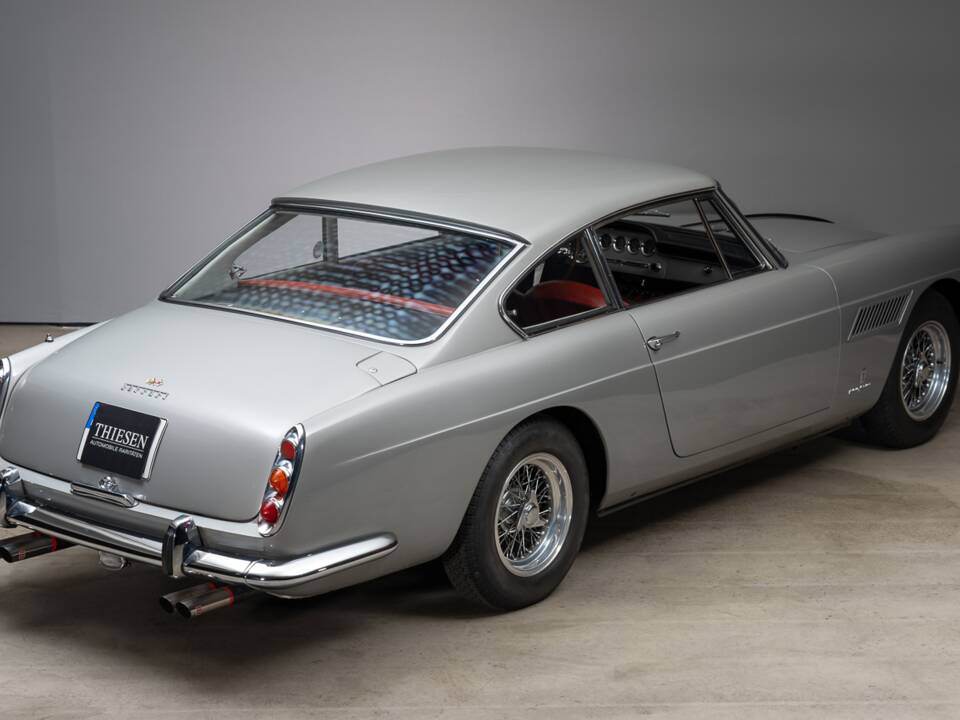 Image 8/29 of Ferrari 250 GTE (1961)