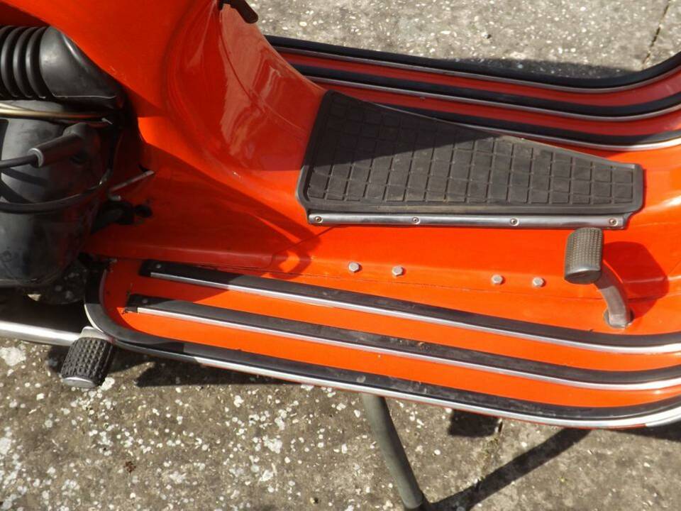 Image 30/50 of Piaggio Vespa P 200 E (1982)