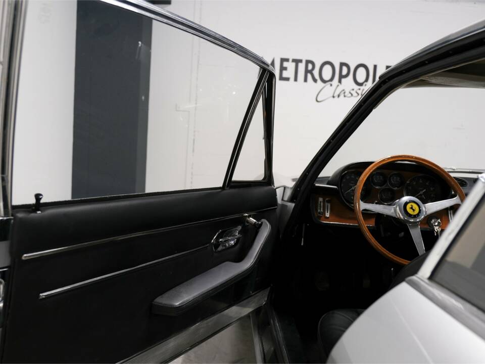 Imagen 11/26 de Ferrari 365 GT 2+2 (1970)