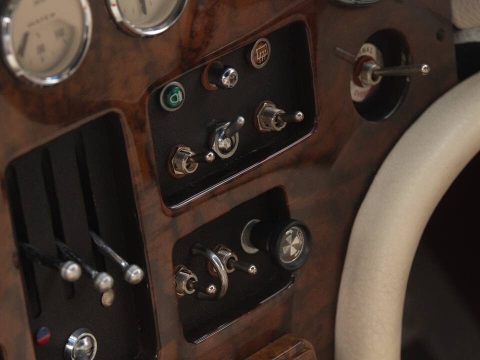 Bild 10/46 von Gilbern Invader (1972)