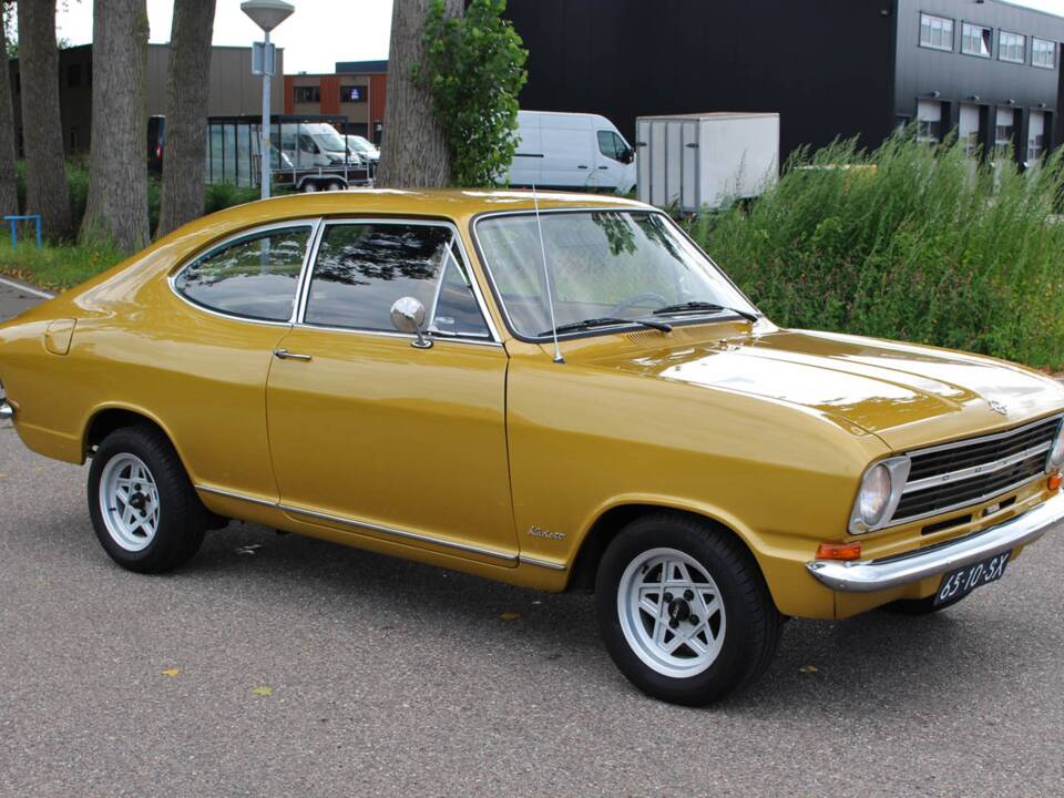 Immagine 5/38 di Opel Kadett 1,2 S (1971)