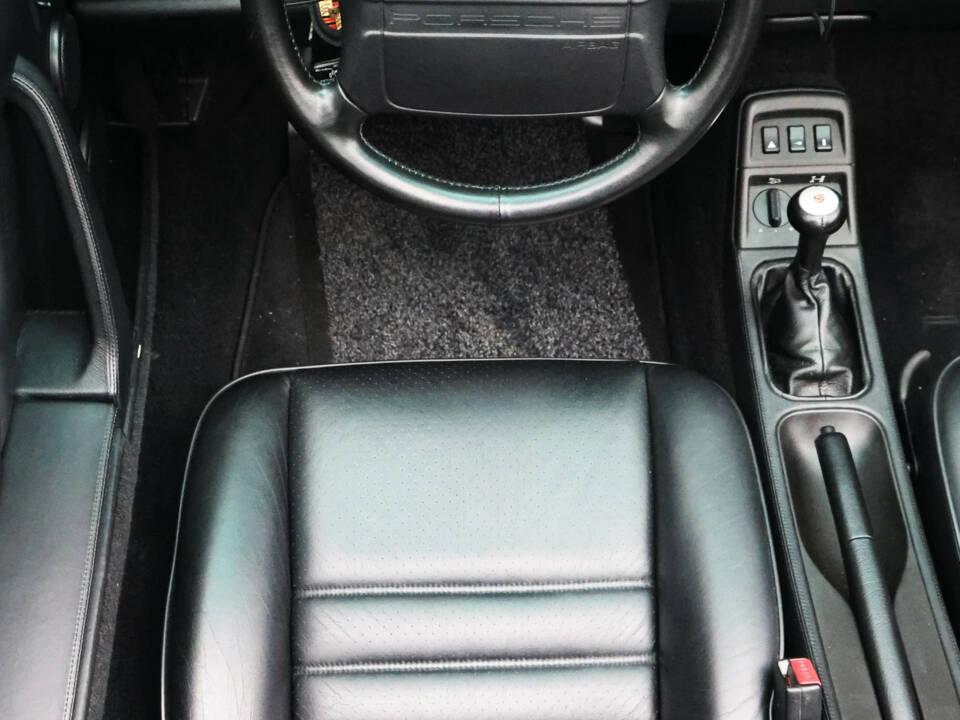 Image 44/57 of Porsche 911 Carrera 4 (1992)