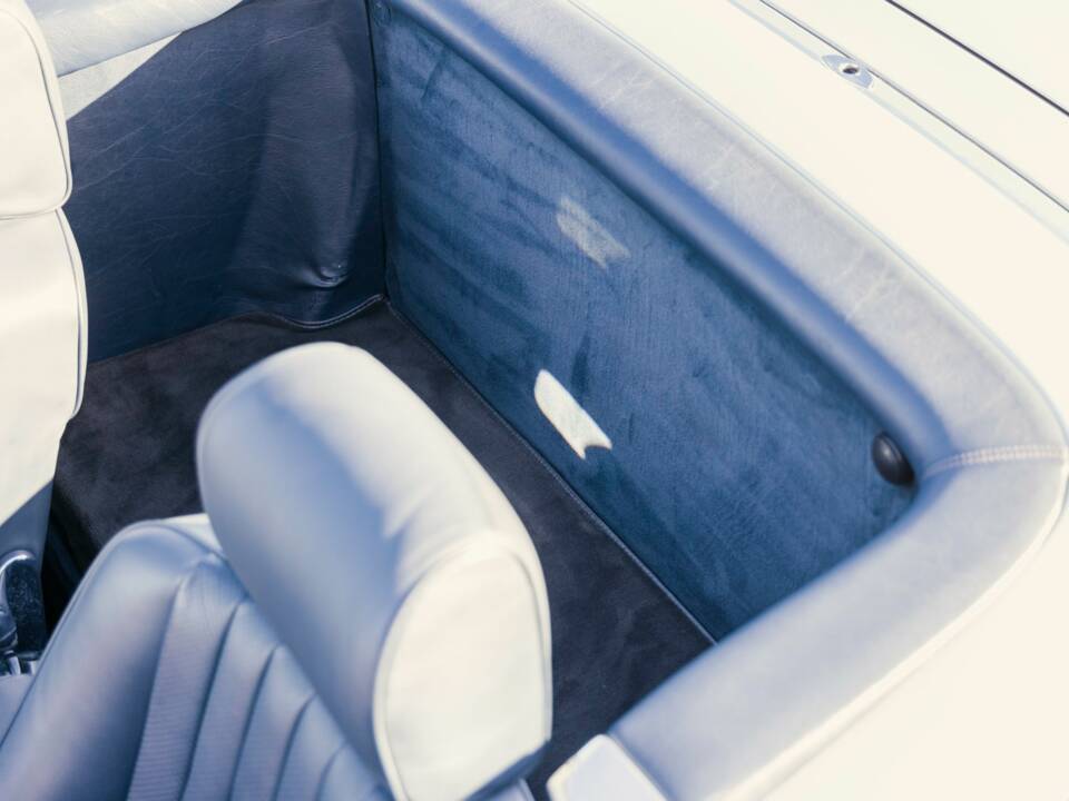 Image 21/50 of Mercedes-Benz 560 SL (1988)