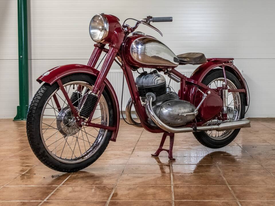 Bild 1/13 von Jawa 350 Typ 354 (1900)