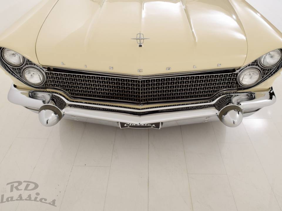 Bild 36/44 von Lincoln Continental Mk V Convertible (1960)