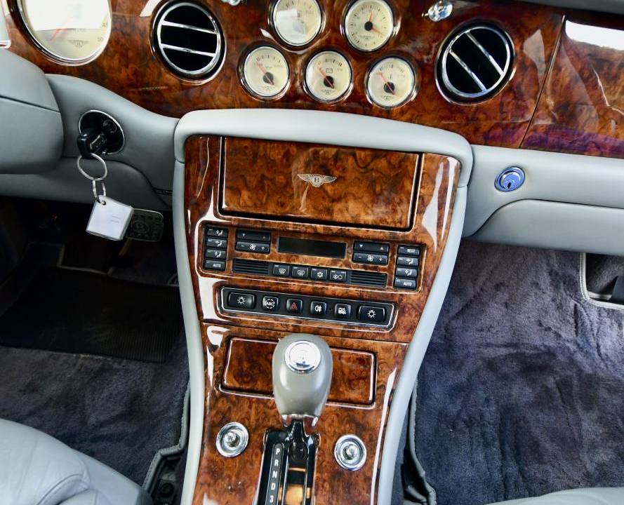 Afbeelding 50/50 van Bentley Arnage Red Label (2002)