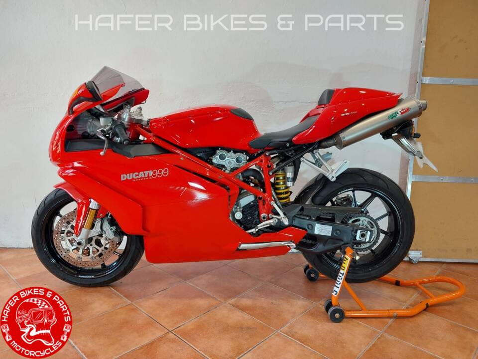 Image 3/5 of Ducati DUMMY (2005)