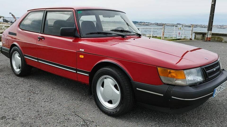 Bild 1/8 von Saab 900 SE 2.0i 16V (1990)