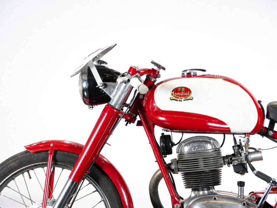 Bild 27/50 von Mondial 175 Turismo Veloce (1956)