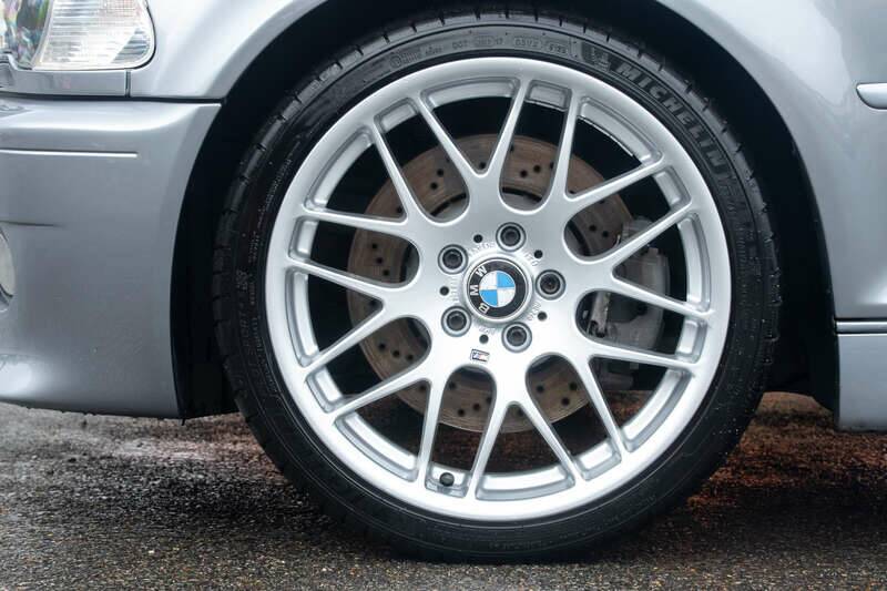 Image 32/50 of BMW M3 (2005)