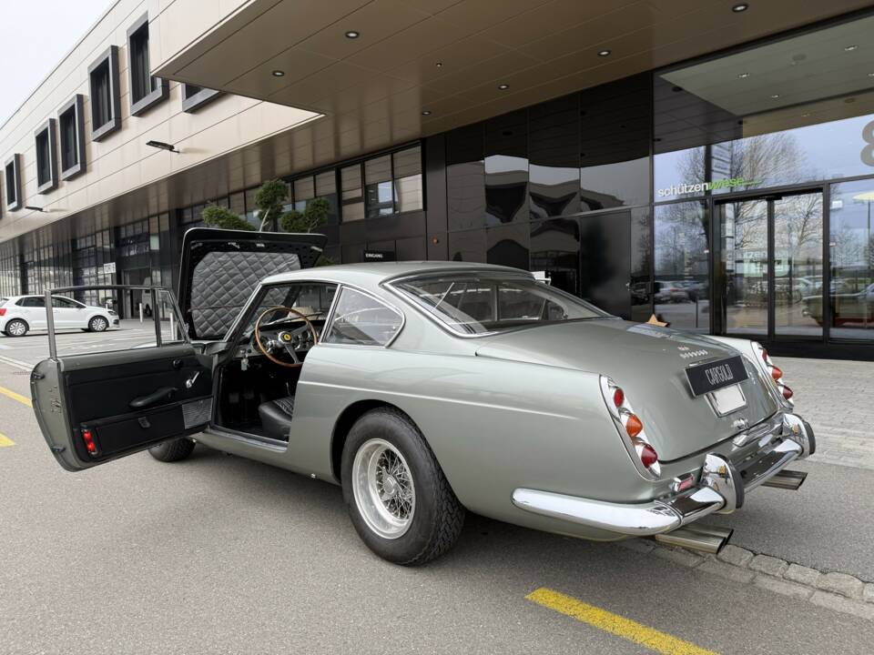 Image 18/26 of Ferrari 250 GT 2+2 (1962)