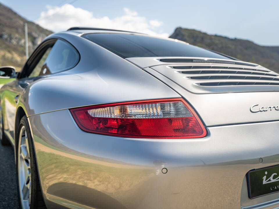 Image 22/82 of Porsche 911 Carrera 4S (WLS) (2006)