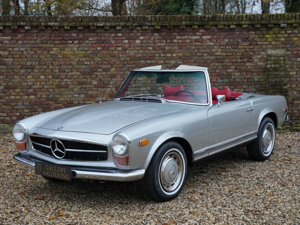 Image 35/50 de Mercedes-Benz 280 SL (1969)