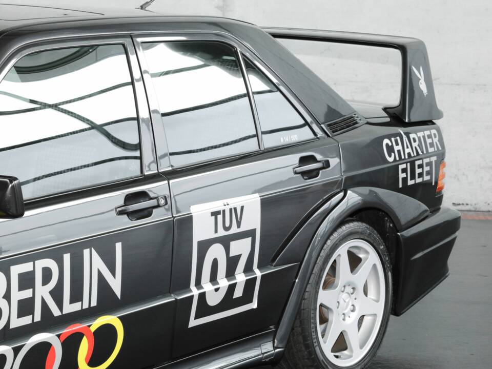 Imagen 17/50 de Mercedes-Benz 190 E 2.5-16 Evolution II (1990)
