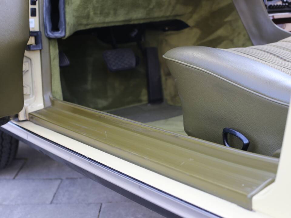 Bild 46/76 von Mercedes-Benz 280 SE (1977)