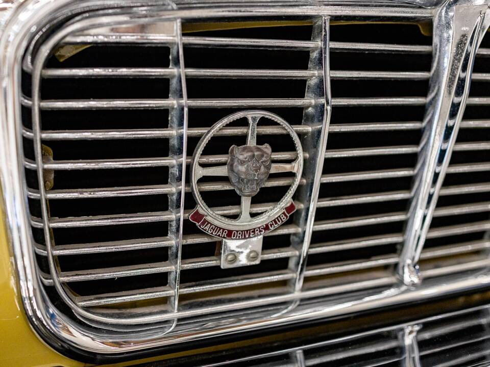 Image 31/50 de Jaguar XJ 6 C 4.2 (1975)