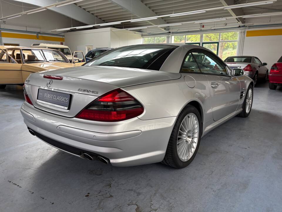 Image 22/29 of Mercedes-Benz SL 55 AMG (2002)