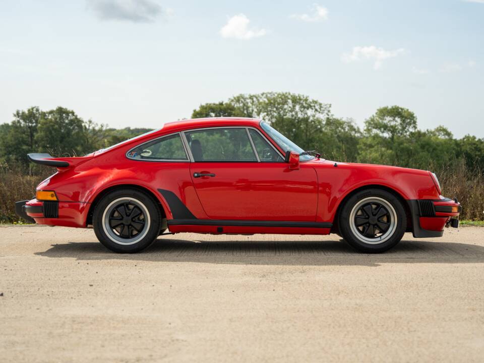 Image 2/50 of Porsche 911 Turbo 3.0 (1977)
